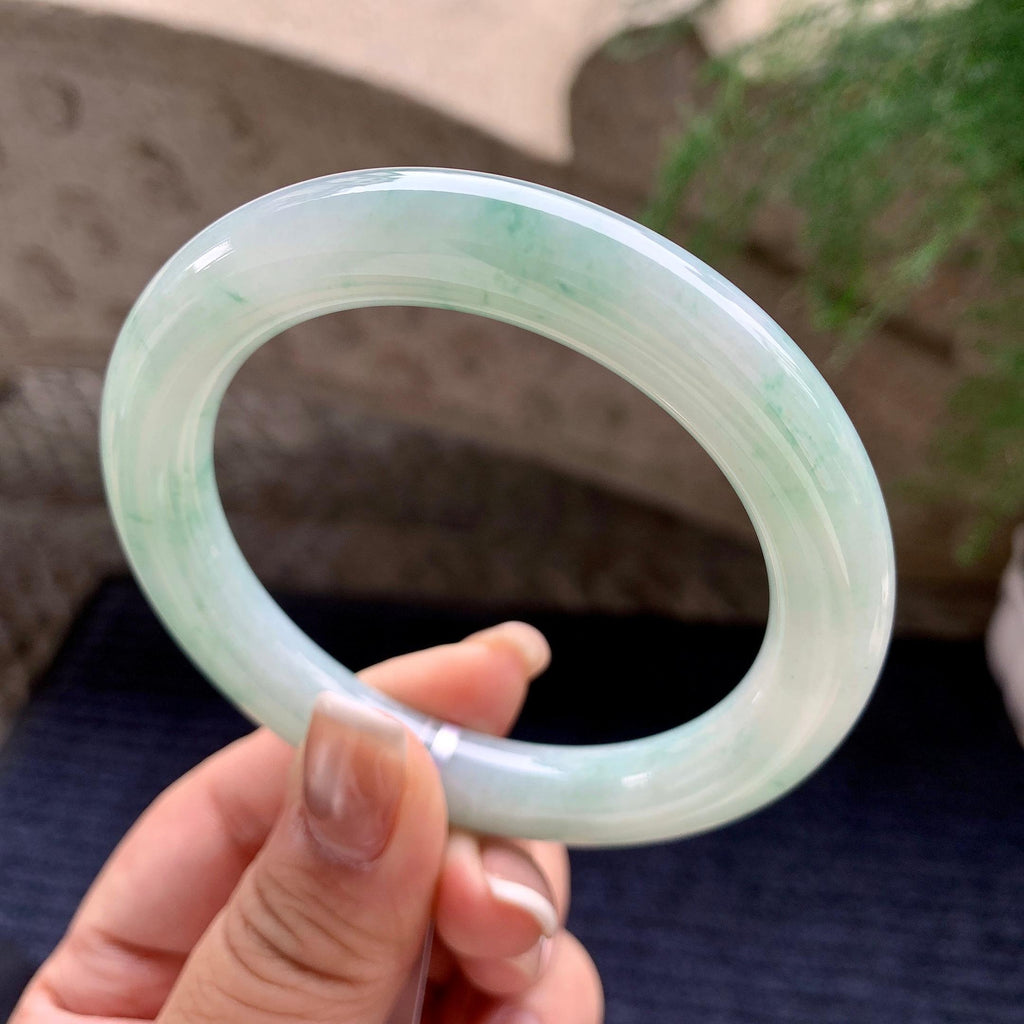 细糯种飘绿花圆条手镯 57.7圈口 天然缅甸A货翡翠（yc376073）