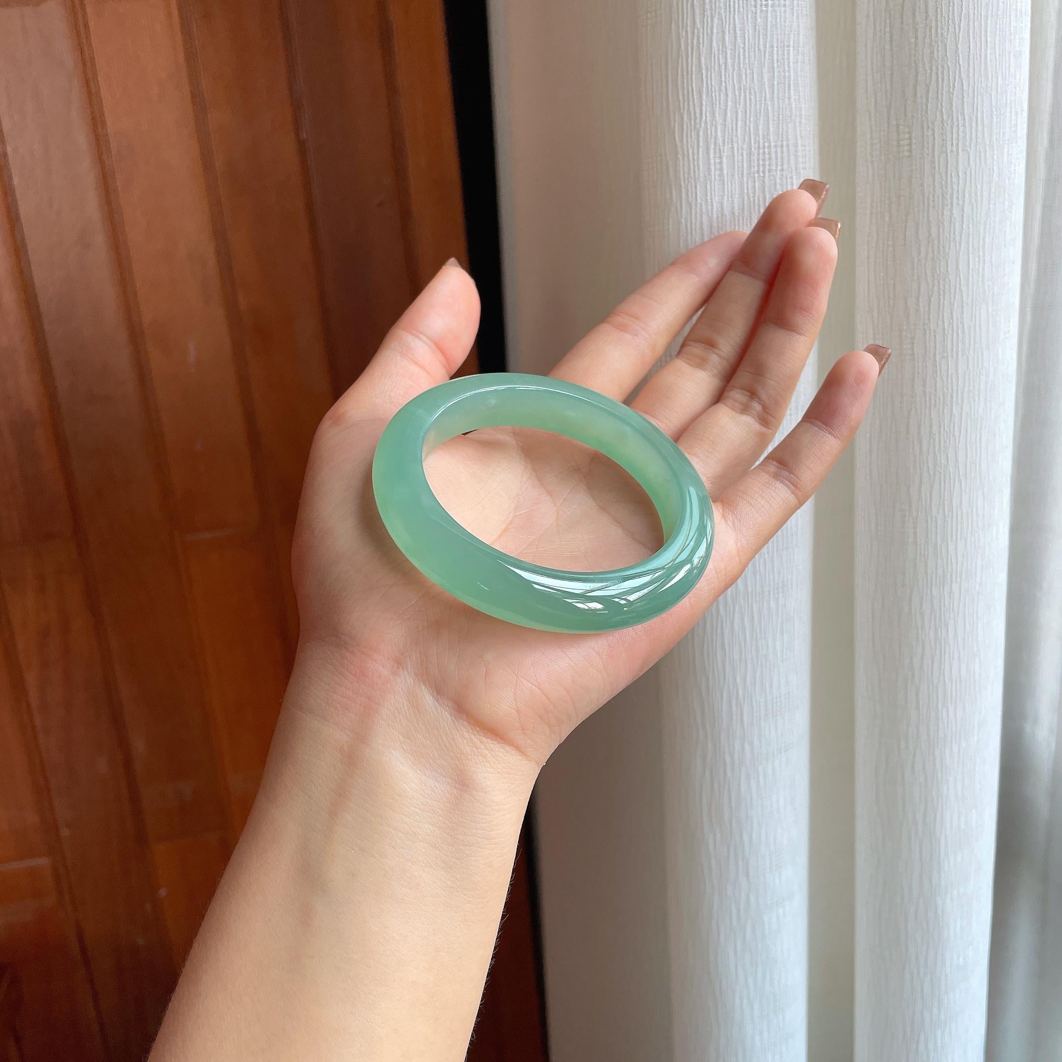 冰种湖水绿翡翠平安镯（55.6mm）（yc365716）