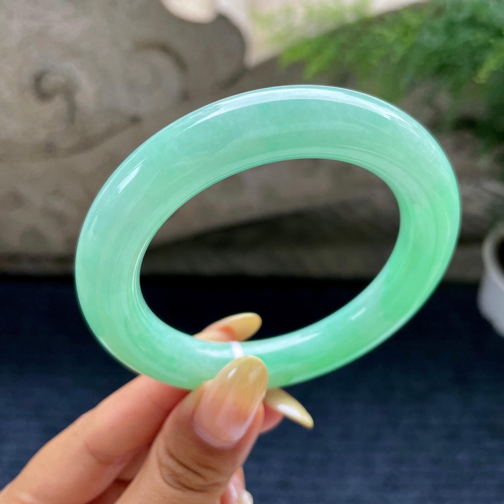 细糯种翠绿圆条手镯56.2圈 天然缅甸A货翡翠（yc489327）