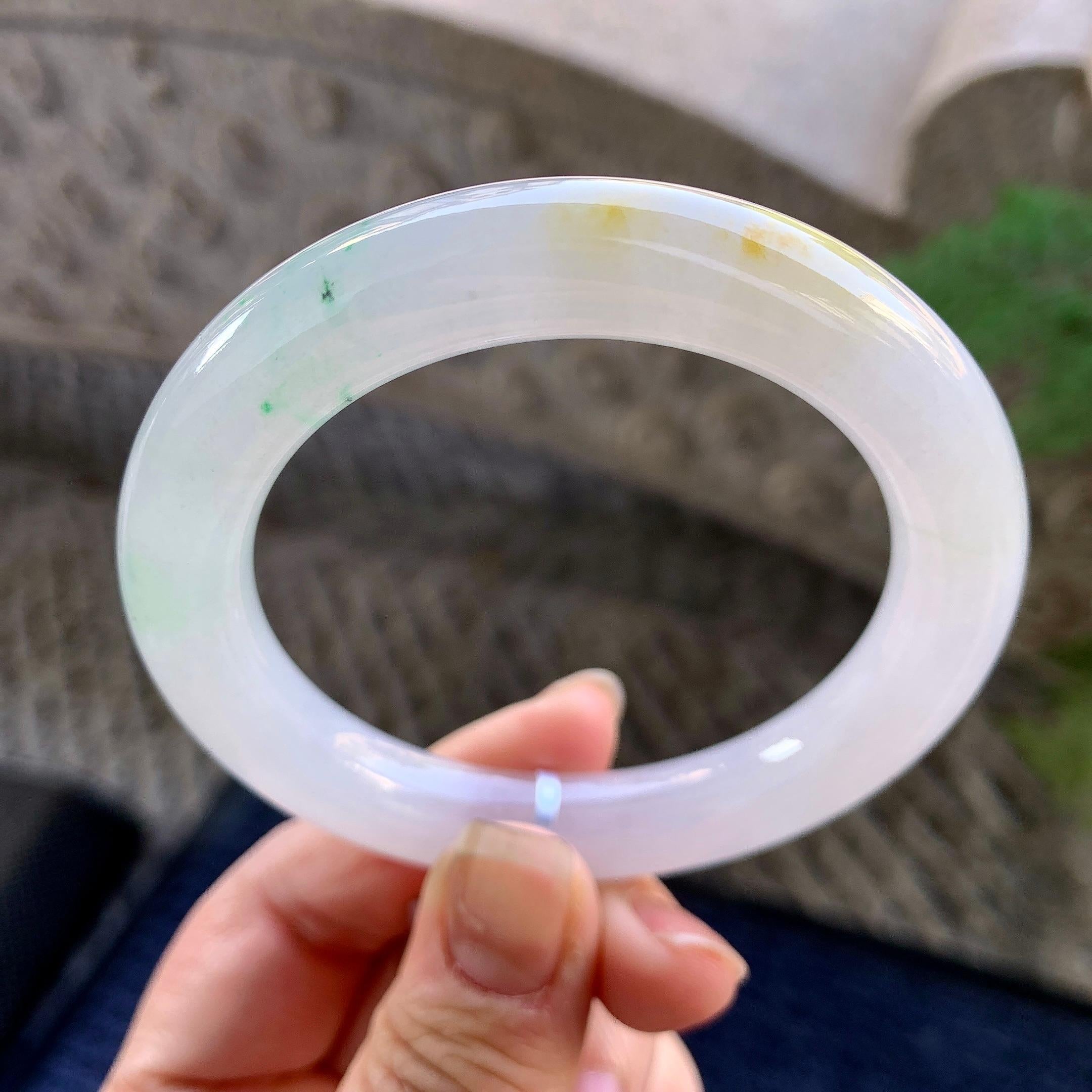 糯冰种黄翡飘绿圆条手镯（54mm）（yc305697）