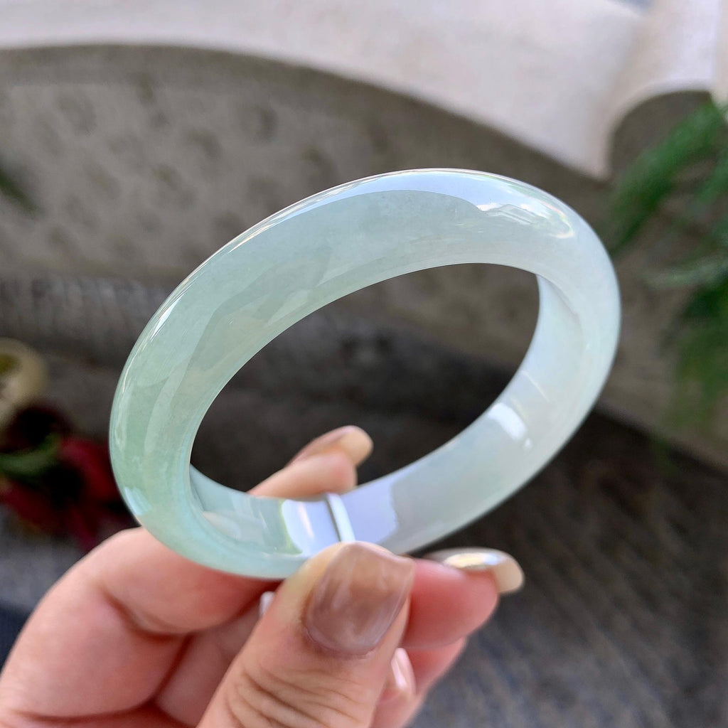 糯冰种淡晴底贵妃手镯  54圈口  天然缅甸A货翡翠（yc431590）