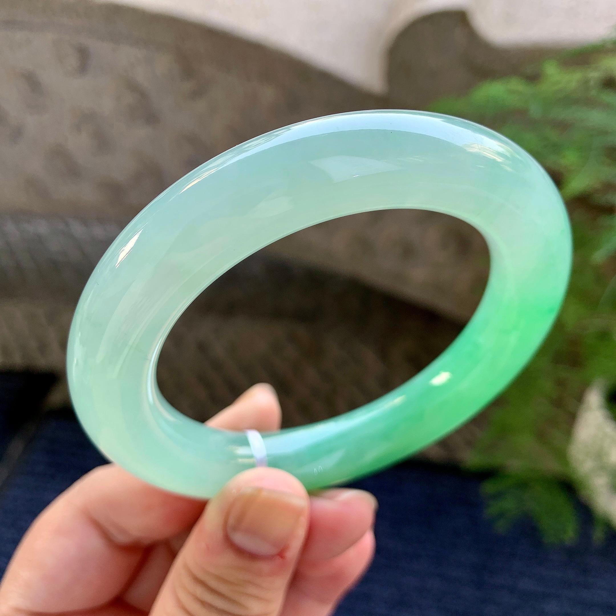 糯冰种飘绿圆条手镯（58mm）（yc249466）