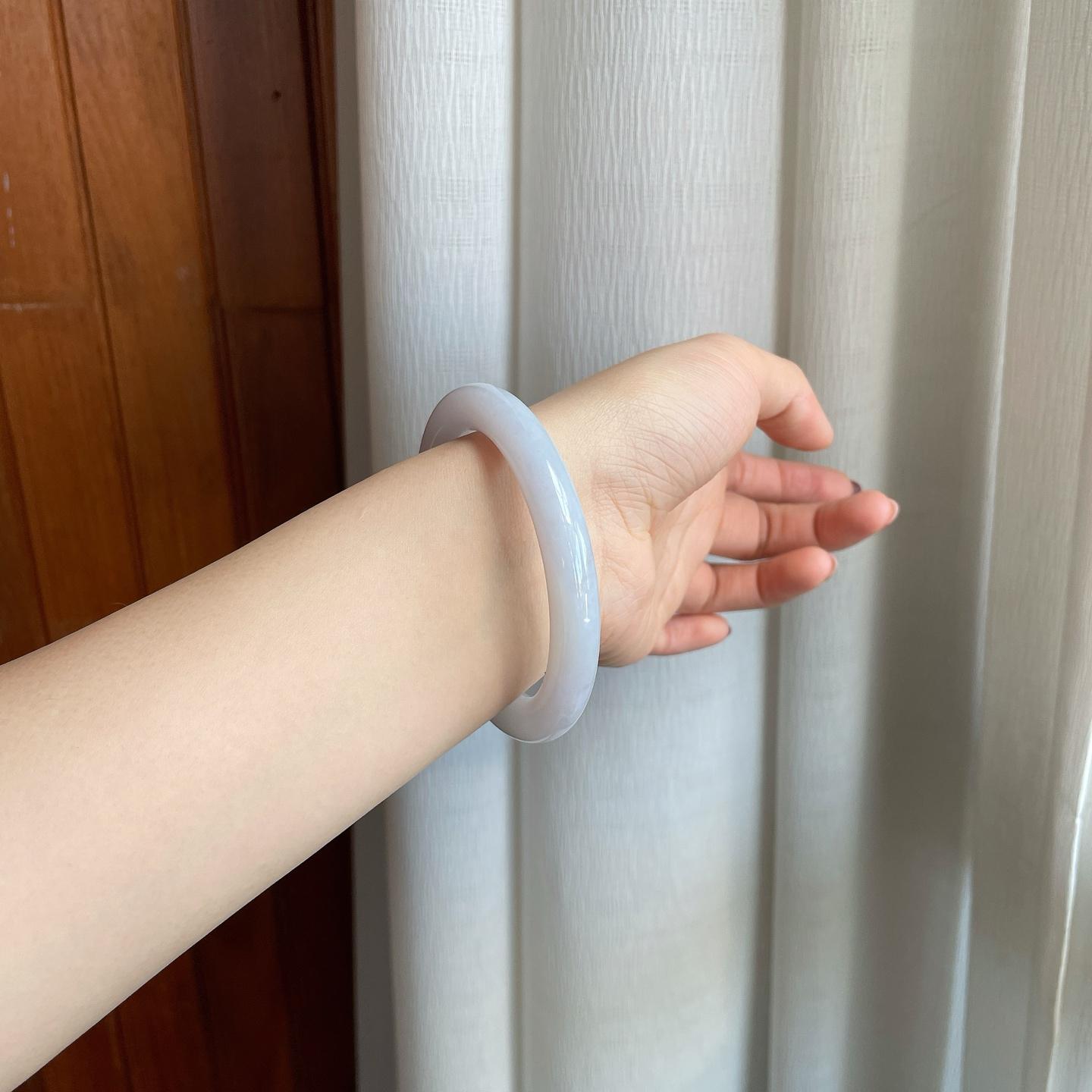 糯冰淡白月光翡翠圆条手镯（58mm）（yc302328）