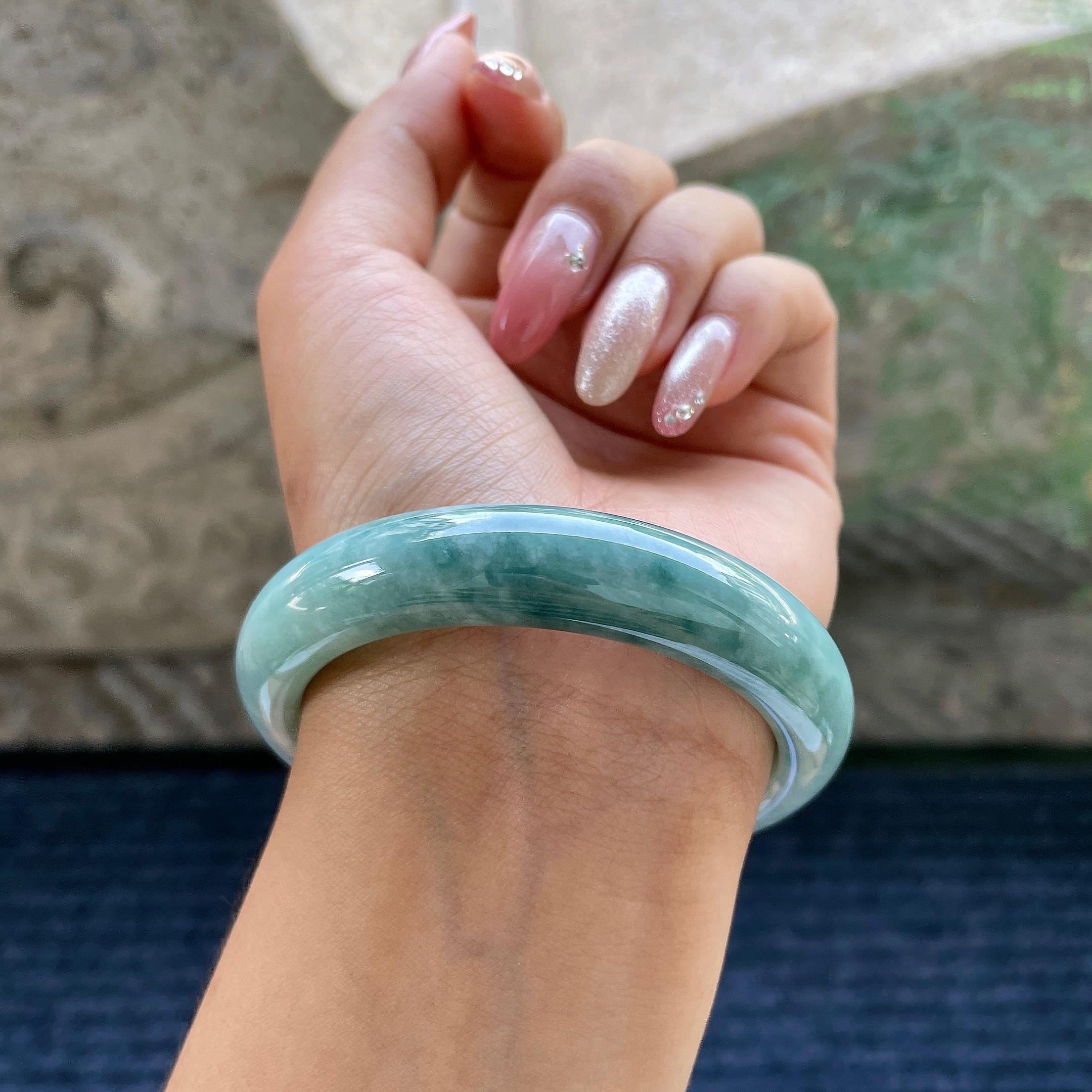 细糯种晴底飘花平安镯56.9圈      天然缅甸A货翡翠（yc426018）