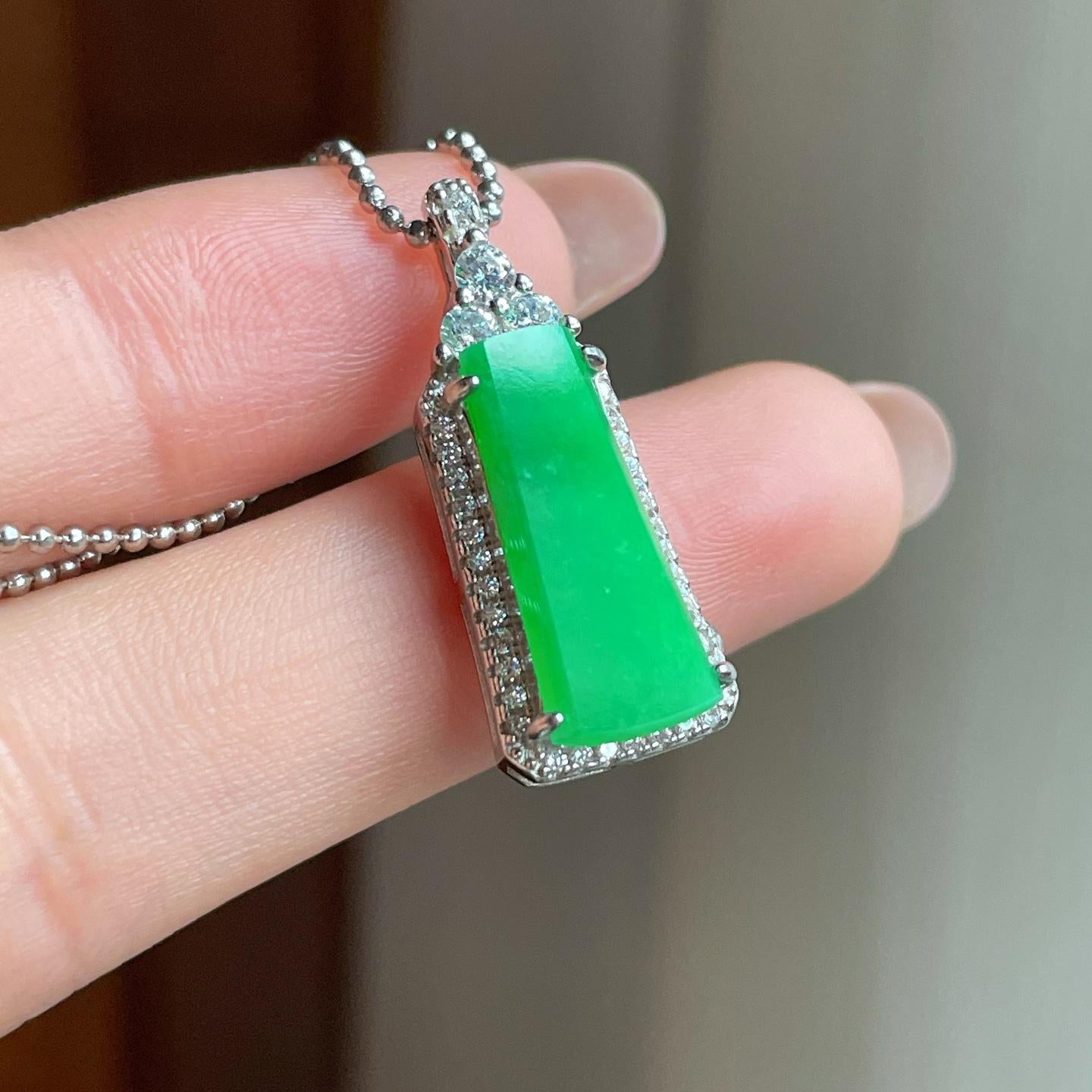 S925银镶糯冰果绿翡翠无事牌（yc352485）