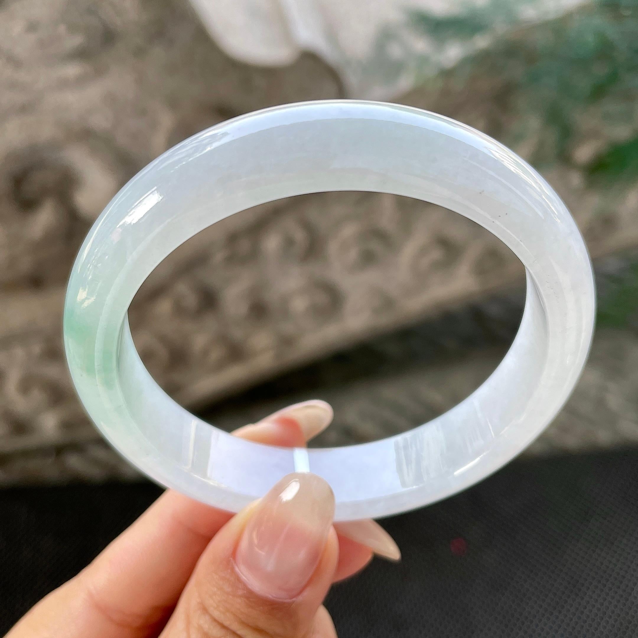 大圈口   细糯种飘绿花正圈平安镯59圈    天然缅甸A货翡翠（yc348225）
