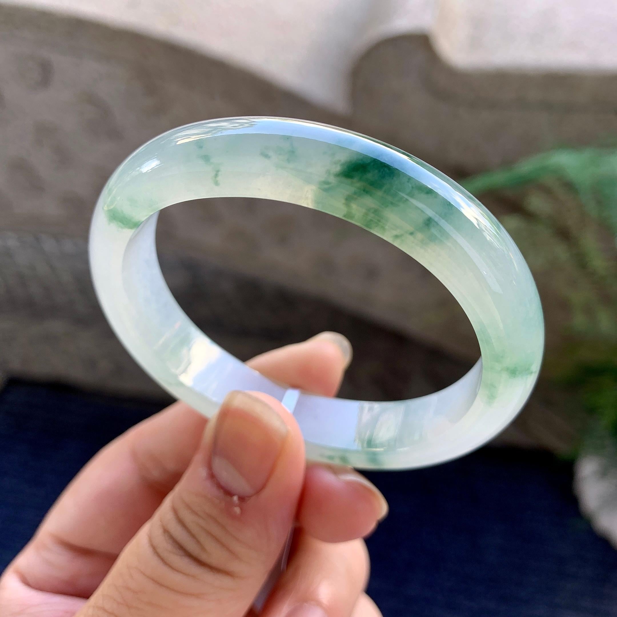 糯冰种飘花贵妃手镯（53.6mm）（yc223260）