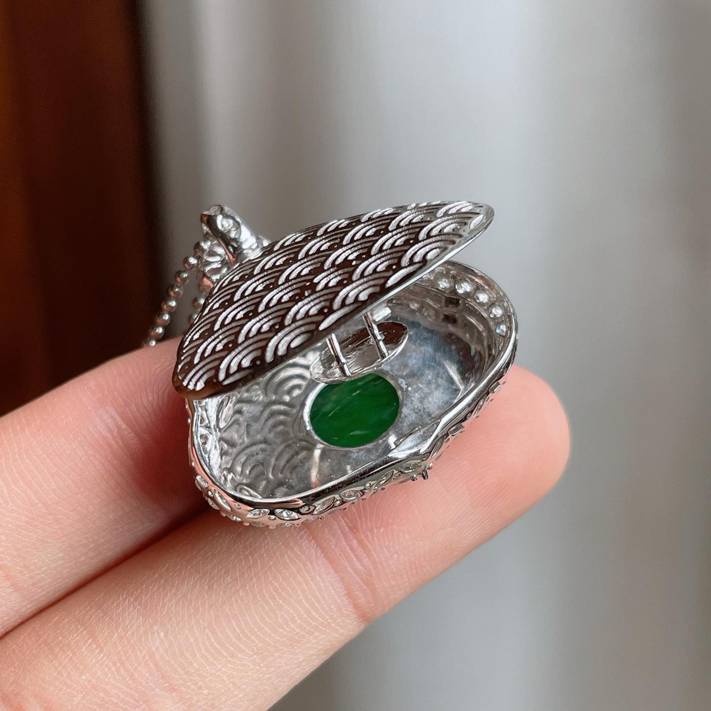 18k金镶冰种满绿翡翠佛公（yc250569）