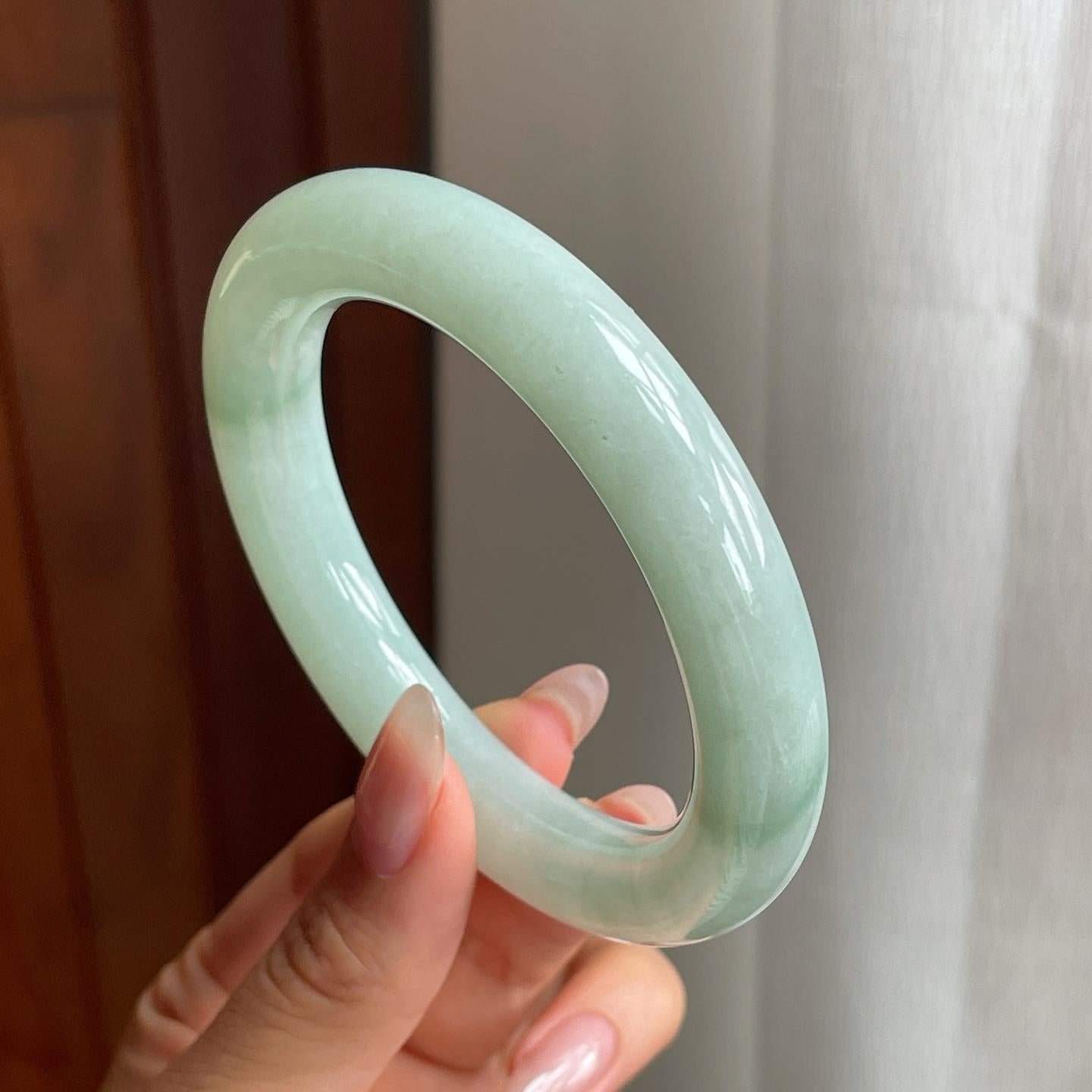糯冰种晴底飘花翡翠圆条手镯（56mm）（yc199650）