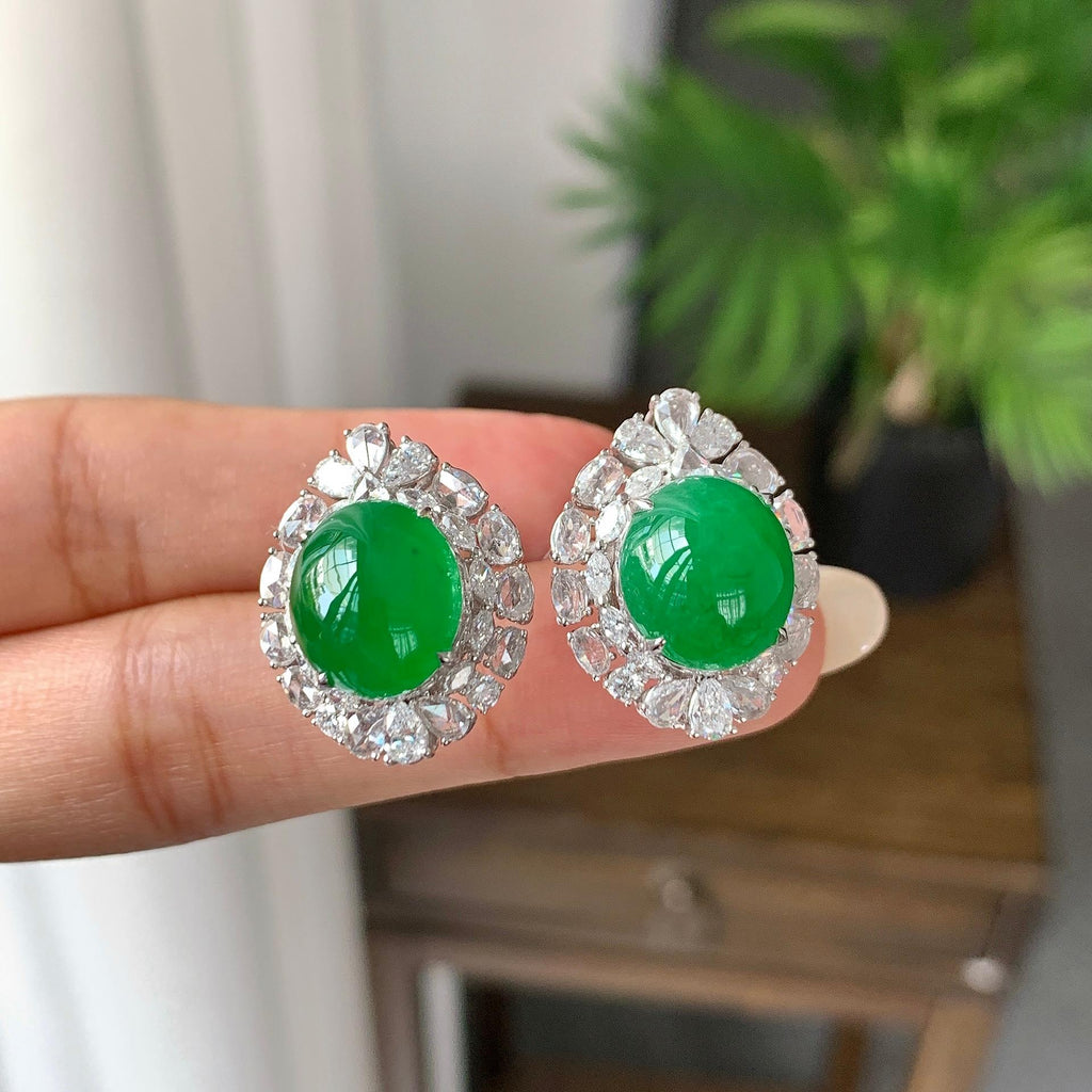 18K金钻镶糯冰种满绿蛋面耳钉（yc248204）