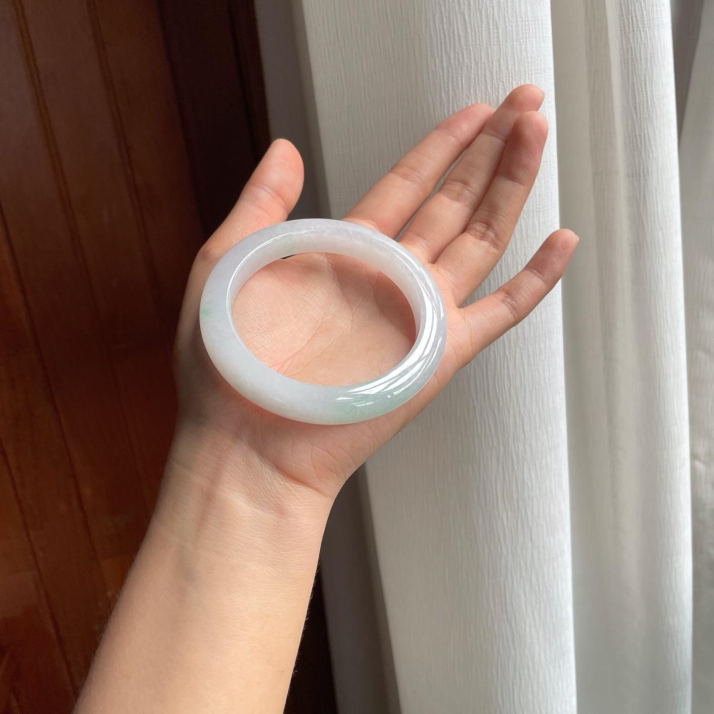 糯冰带色翡翠平安镯（58.5mm）（yc377449）