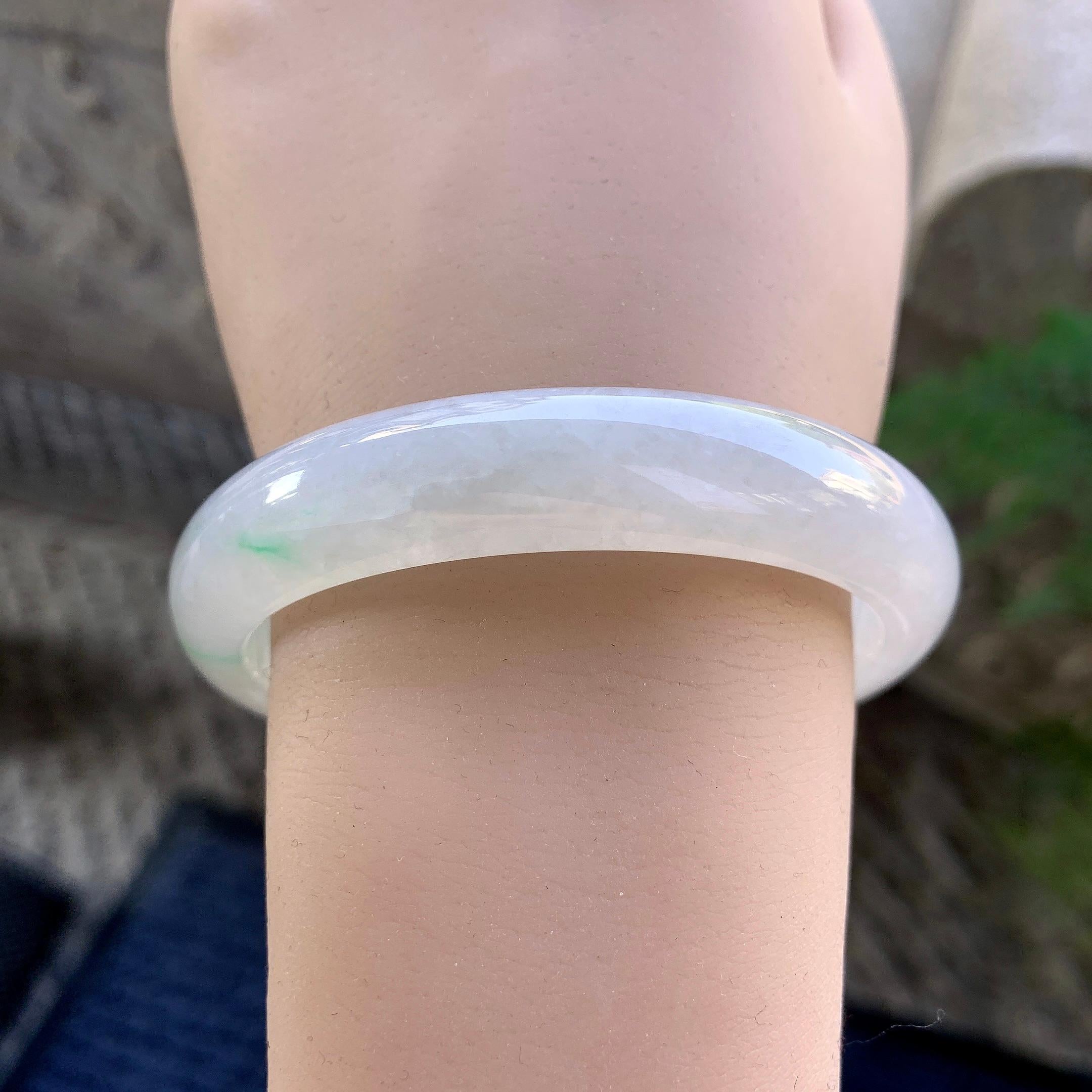 糯冰种白底飘花贵妃手镯（55mm）（yc305699）