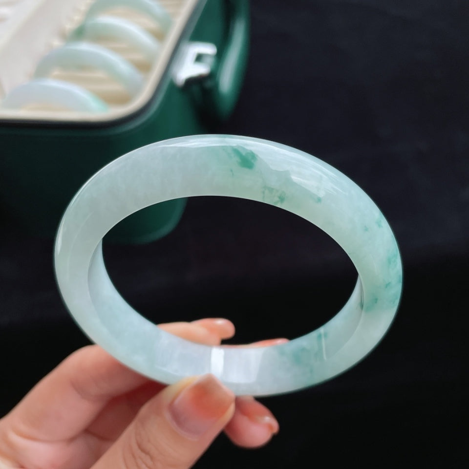 糯冰飘花翡翠手镯（61.2mm）（yc016141）
