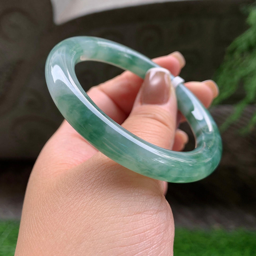 糯冰种飘蓝花圆条手镯  54圈口  天然缅甸A货翡翠（yc366489）