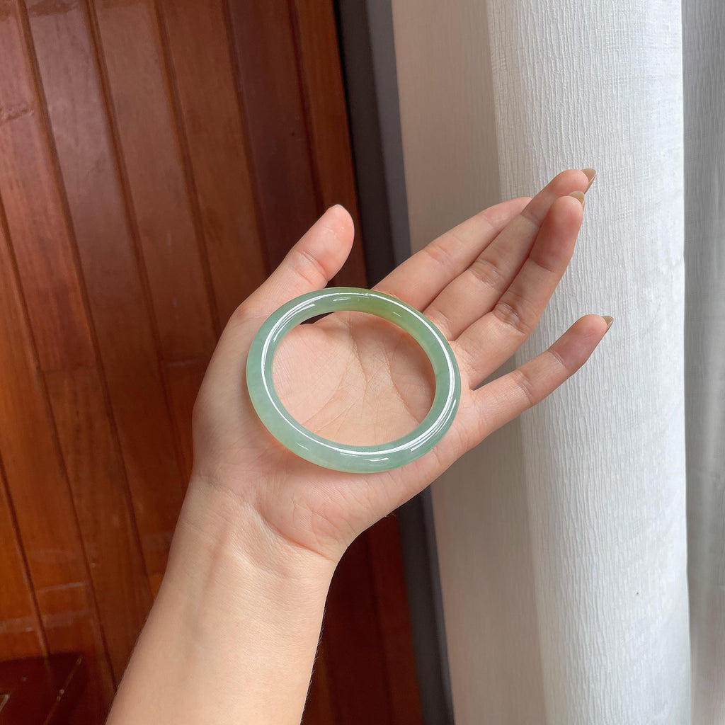 冰种晴底飘黄翡翠圆条手镯（55.2mm）（yc404806）