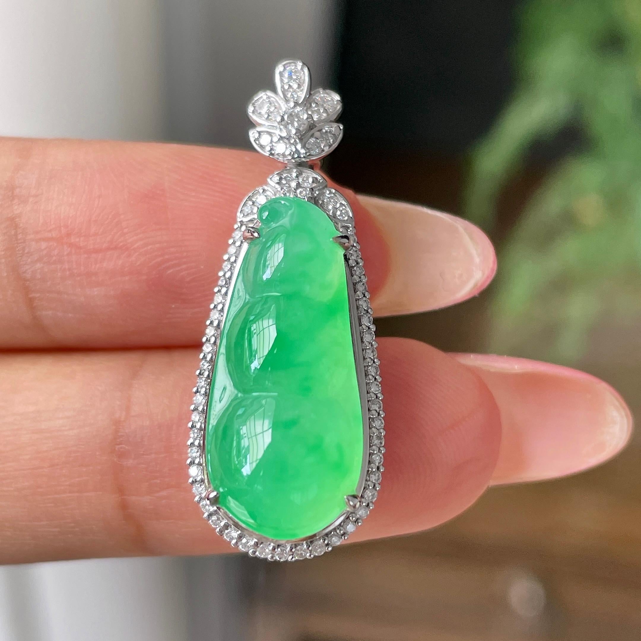 18k金钻镶冰种翠绿福豆吊坠       天然缅甸A货翡翠（yc431653）