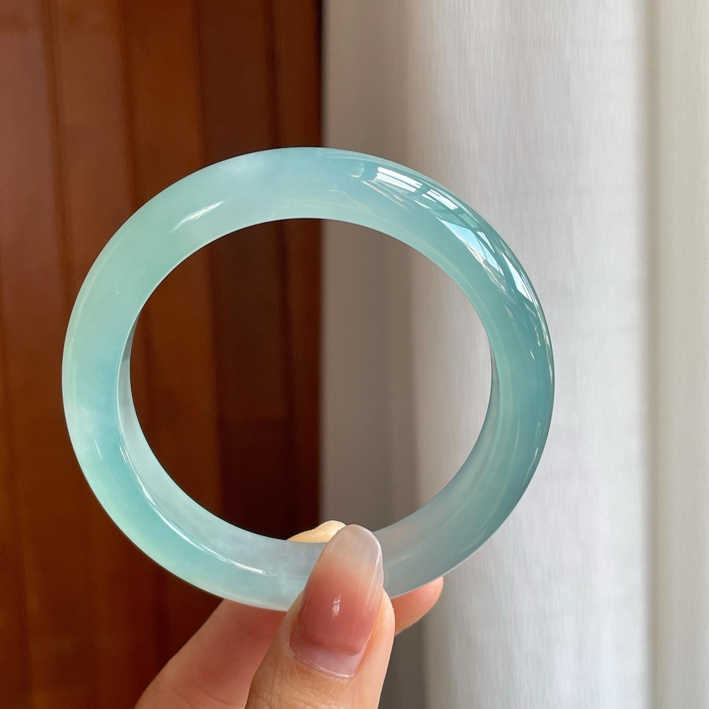 冰玻种蓝晴底翡翠平安镯（57.5mm）（yc329513）
