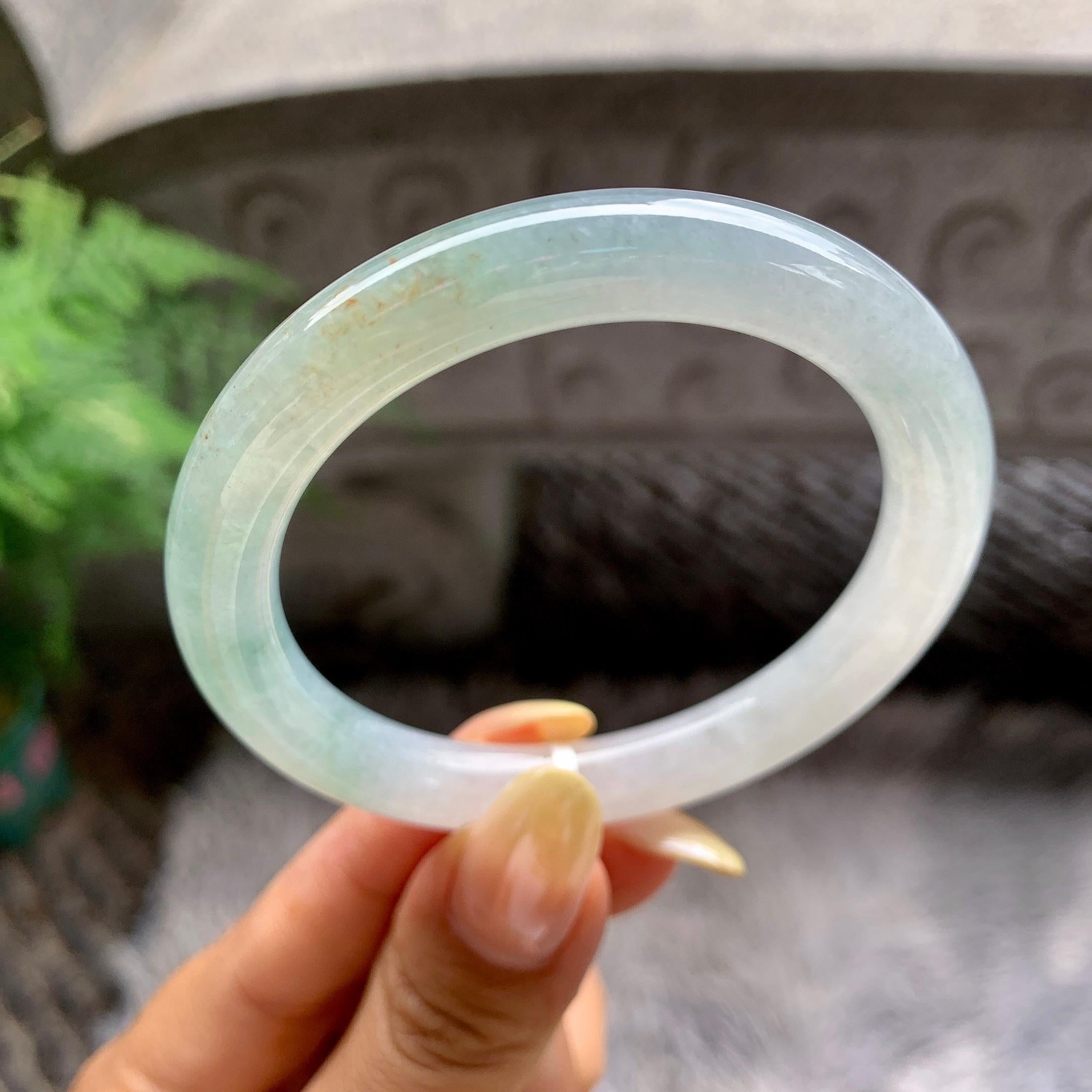 细糯种淡晴水飘黄翡圆条手镯53.5圈 天然缅甸A货翡翠（yc481910）