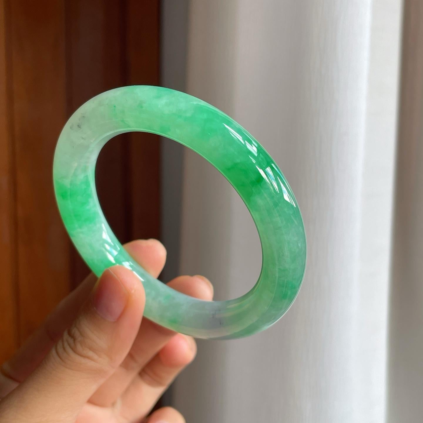 糯冰带色圆条翡翠手镯（56mm）（yc225099）