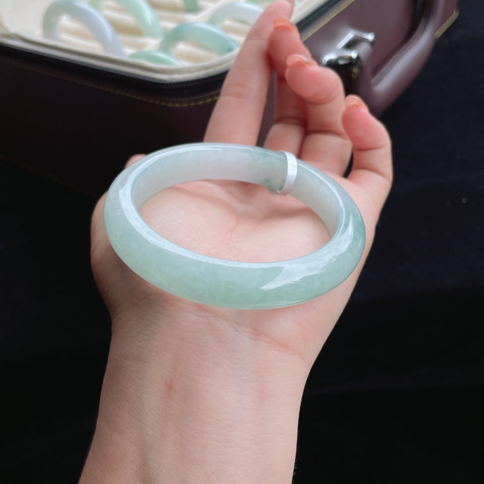 冰种飘花翡翠手镯（57.7mm）（yc016519）