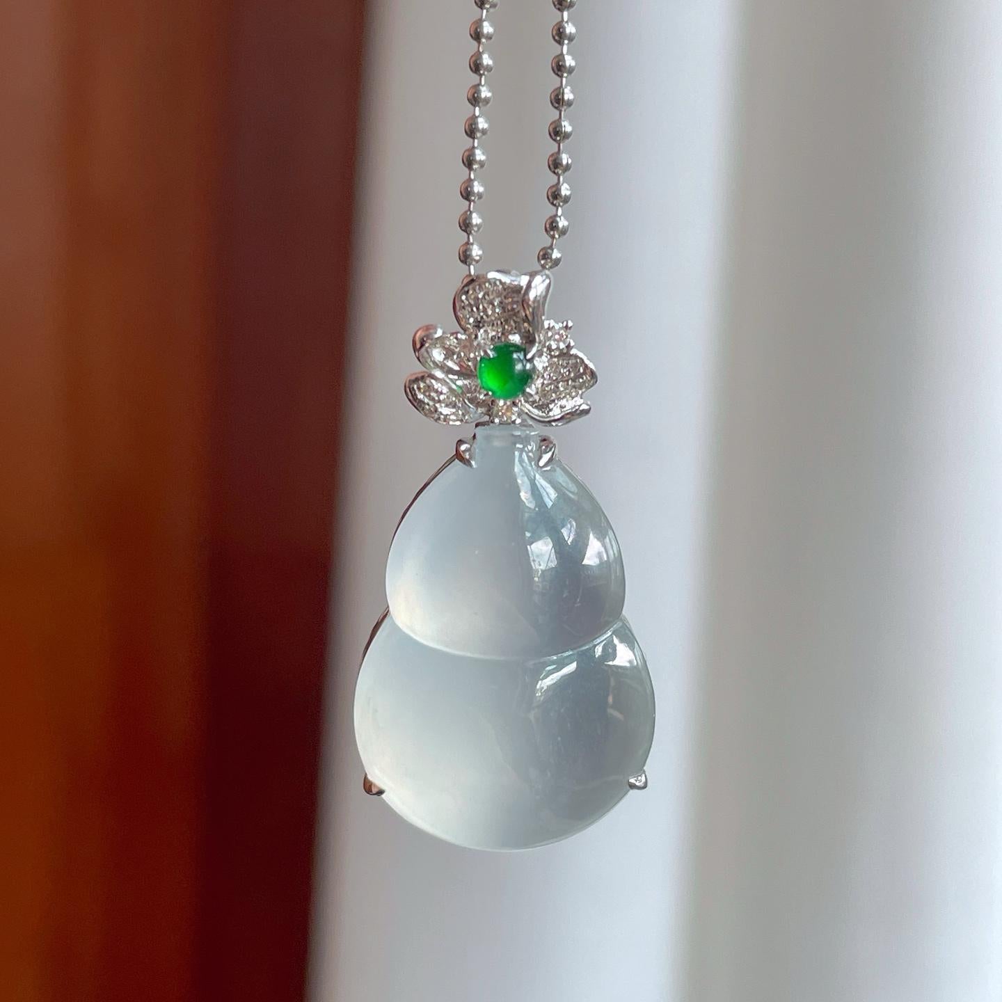 18k金镶冰种无色翡翠葫芦（yc244879）