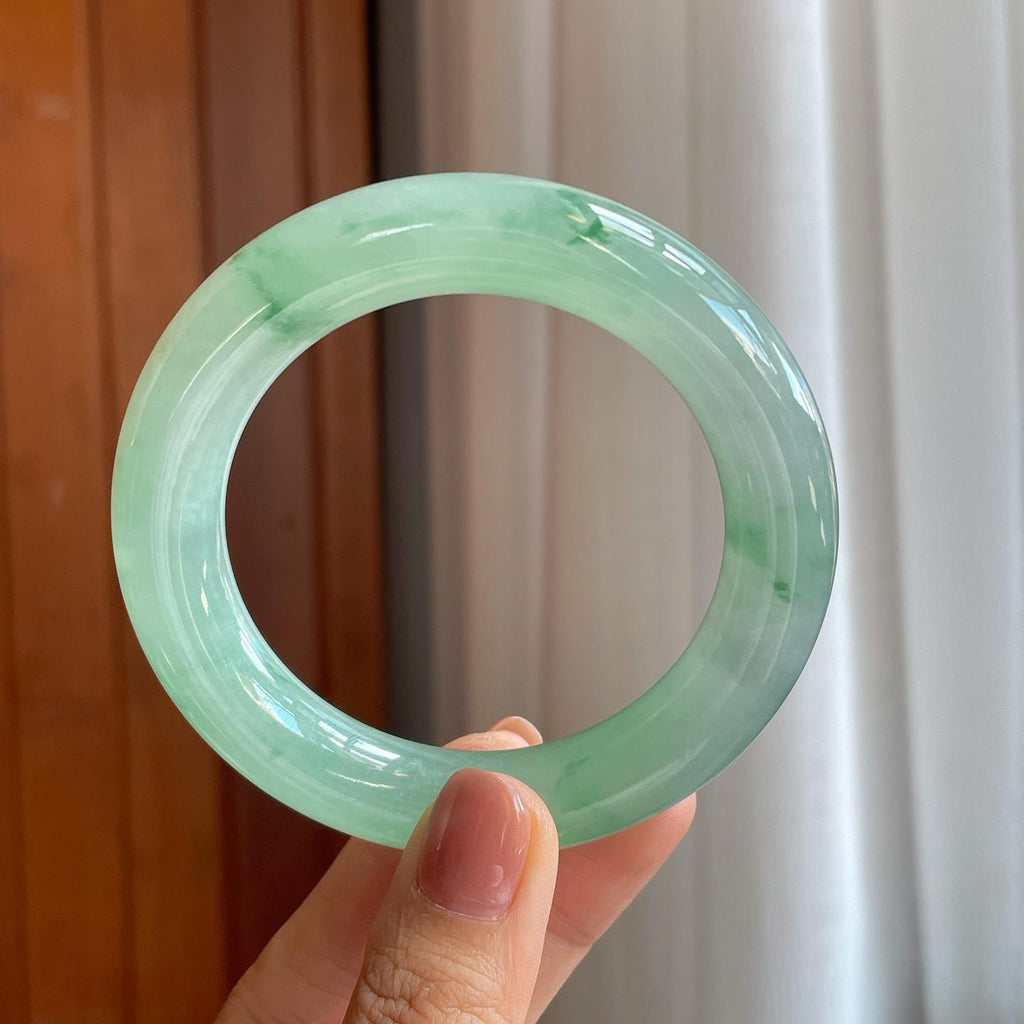 冰种晴绿底飘花翡翠圆条手镯（57mm）（yc279363）