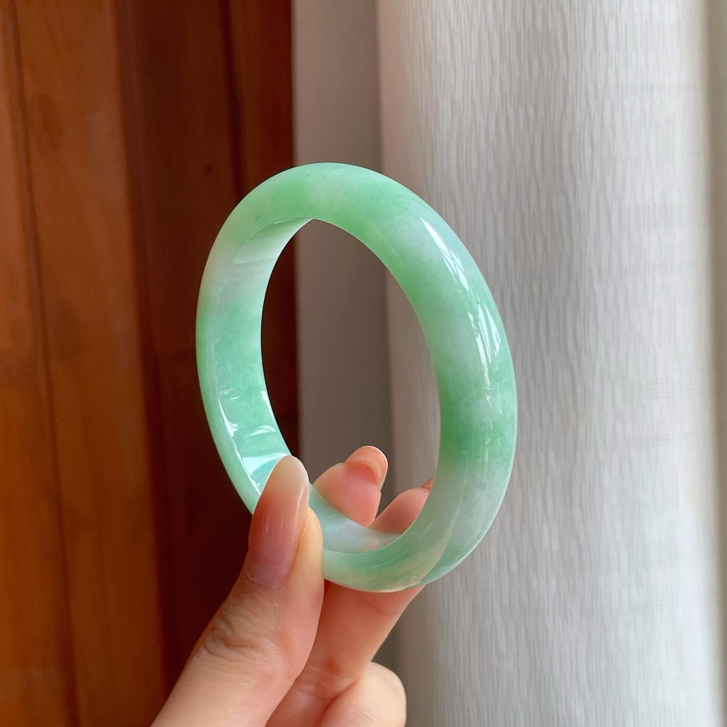 糯冰晴底翡翠平安镯（55.7mm)（yc360255）