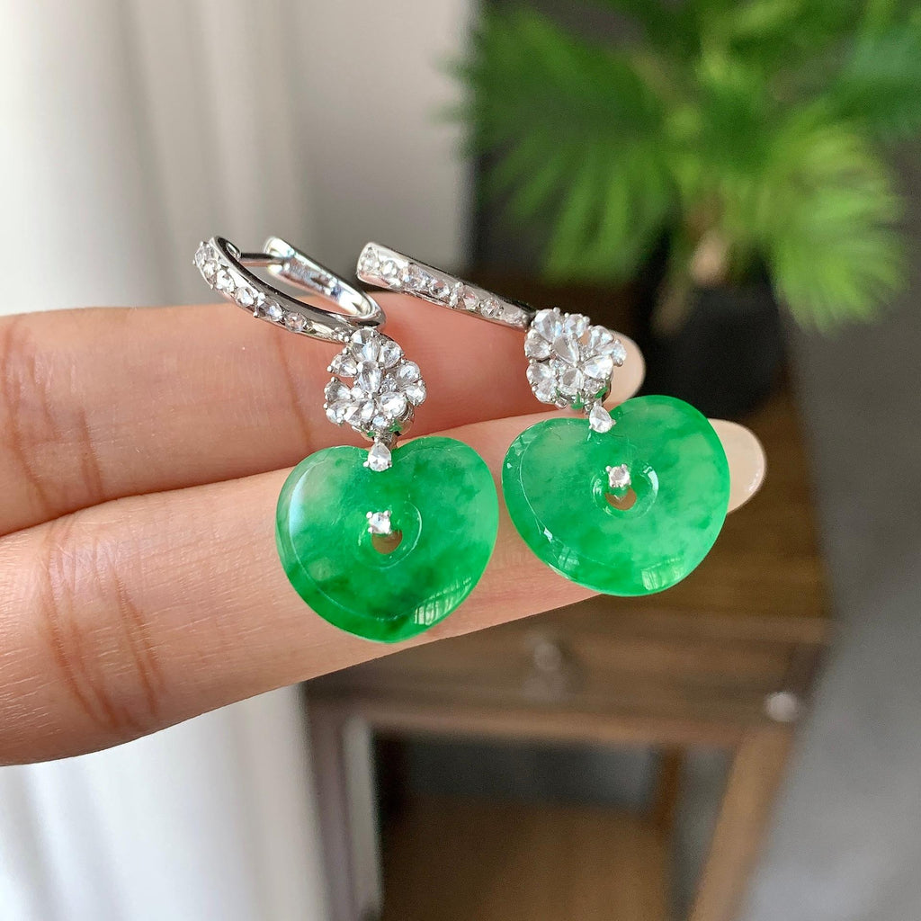 18K金钻镶糯冰种飘阳绿爱心耳坠（yc248200）