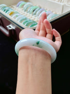 细糯种飘绿正圈翡翠手镯（55.5mm）（yc016644）