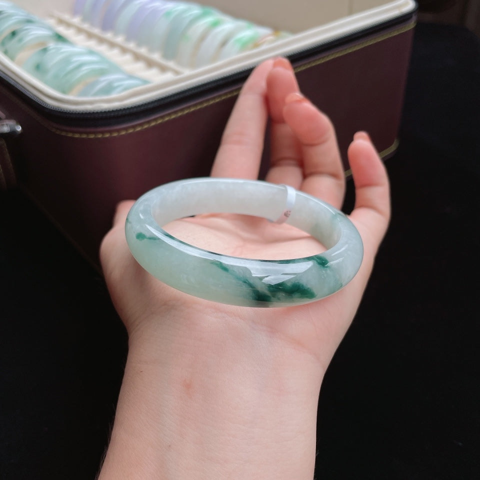糯冰飘花正圈翡翠手镯（56mm）（yc017390）