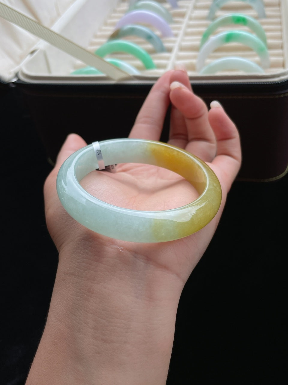 糯冰飘黄正圈翡翠手镯（58mm）