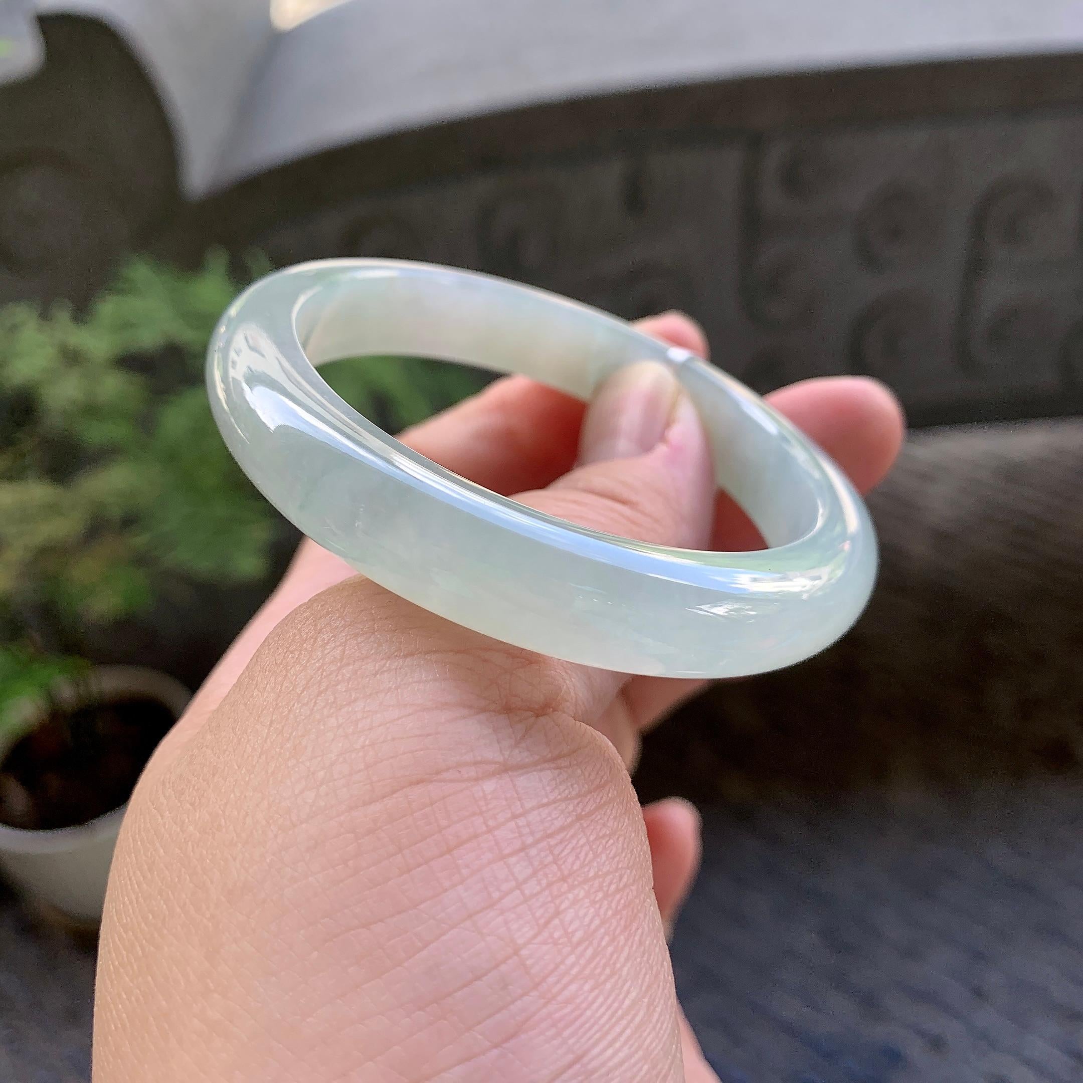 细糯种淡晴底洒金贵妃手镯（55.3mm）（yc243900）