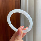 冰种淡春底翡翠圆条手镯（54mm)（yc323838）