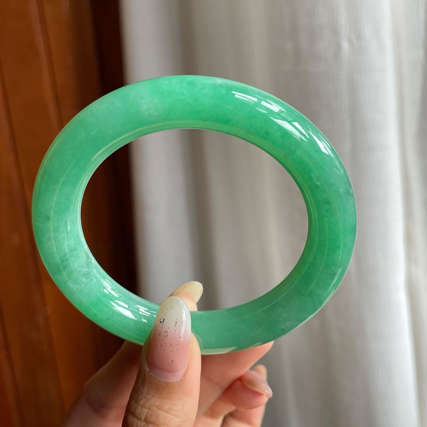 糯冰种满绿翡翠圆条手镯（54.6mm）（yc221900）
