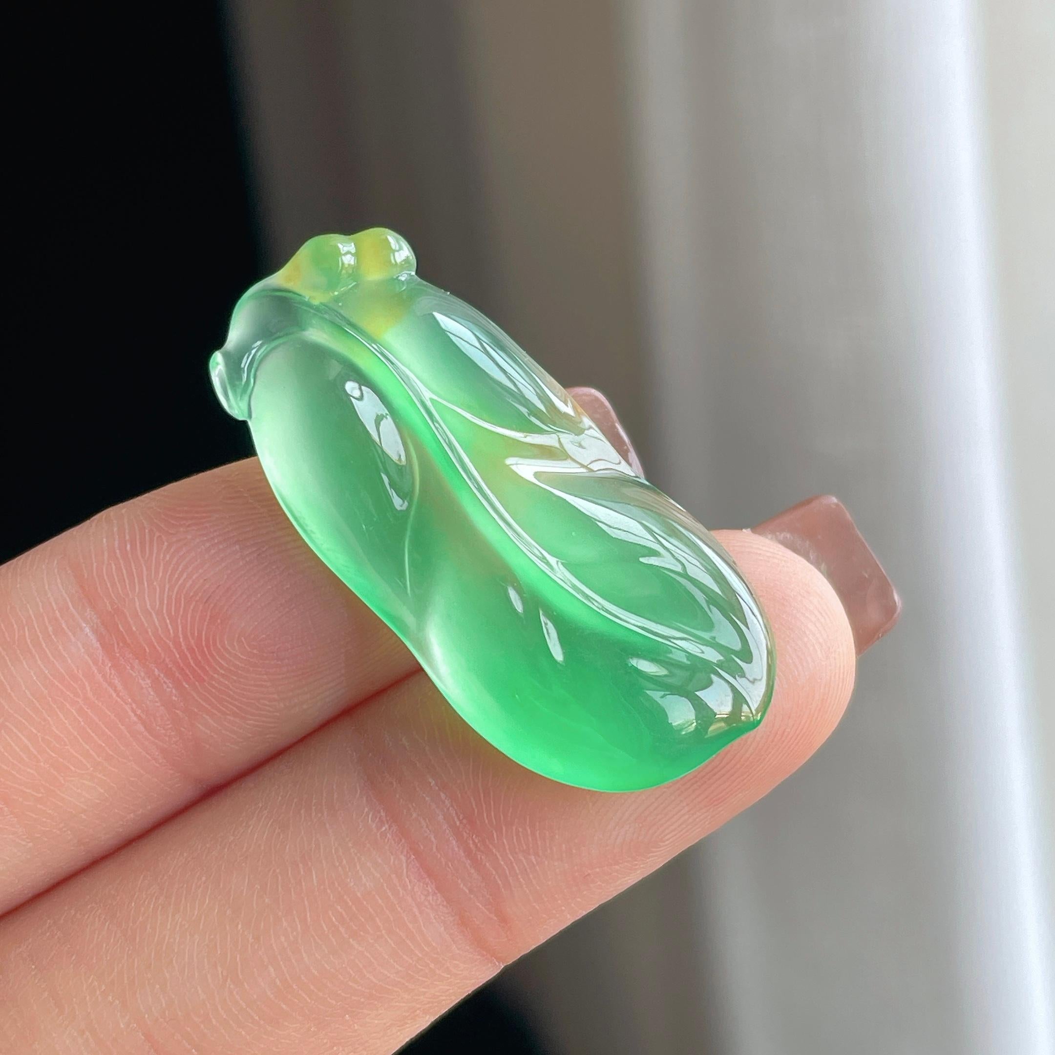 冰玻种甜甜翡翠叶子（yc361785）