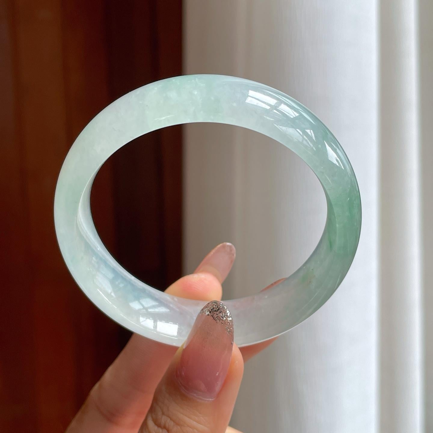 冰种飘绿花宽版翡翠手镯（55.7mm）（yc361775）