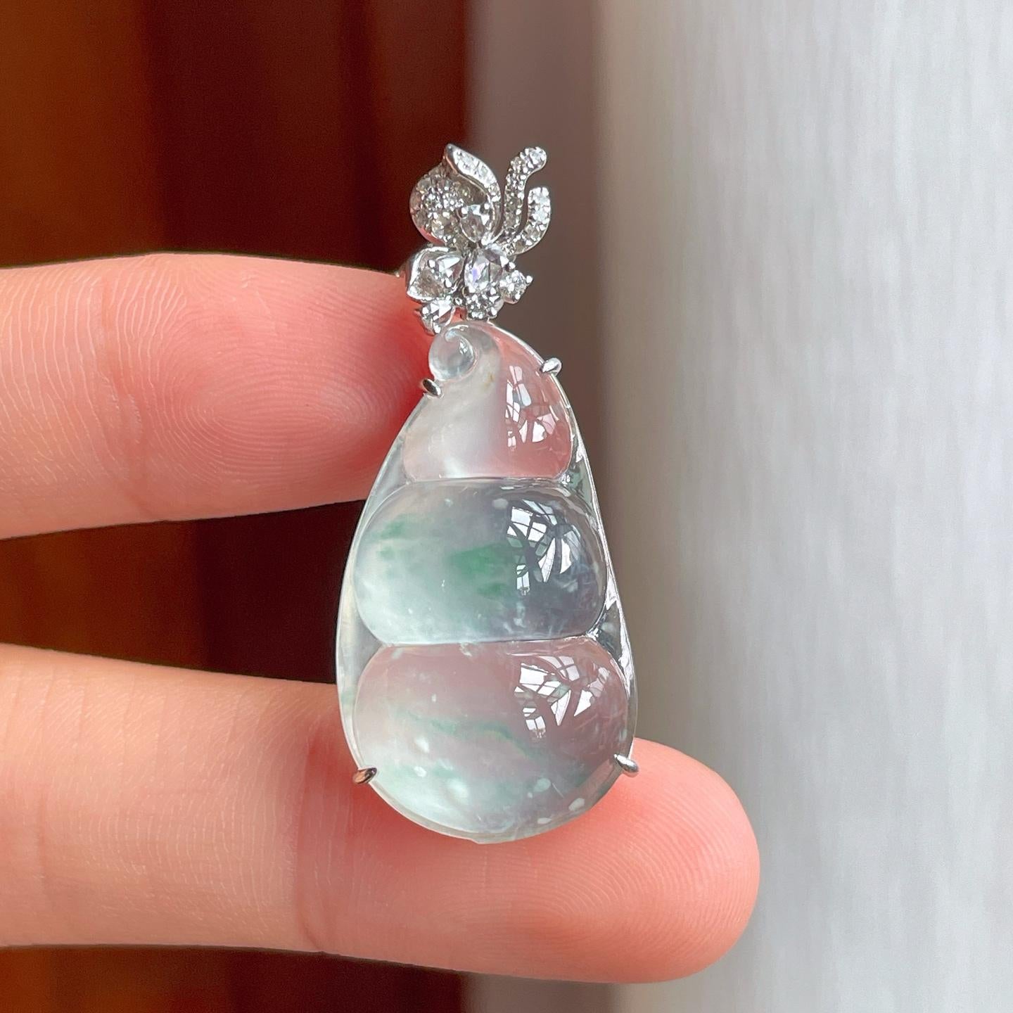 18k金镶冰玻种飘花翡翠豆子（yc249131）