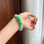 Vòng tay tròn bình an hạt mịn màu sắc đẹp, khẩu độ lớn 60, Ngọc phỉ thúy tự nhiên loại A Myanmar (yc450829)