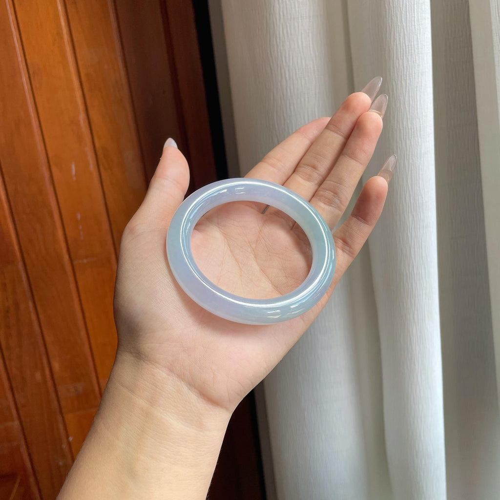 糯冰春彩底子圆条翡翠手镯（56.5mm）（yc246206）