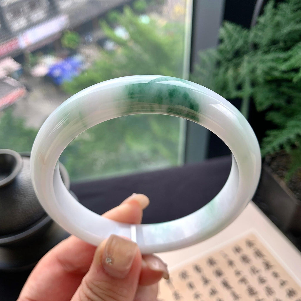 大圈口 细糯种飘绿花正圈平安镯 62.3圈口 天然缅甸A货翡翠（yc477610）