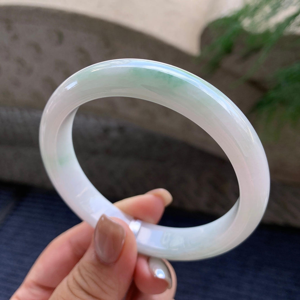 大圈口  细糯种飘绿花正圈平安镯  61圈口  天然缅甸A货翡翠（yc421221）