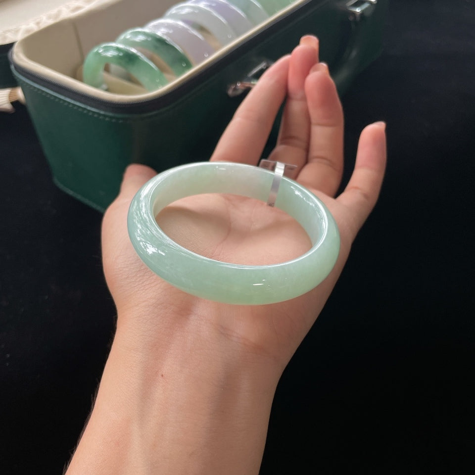 糯冰淡晴底正圈翡翠手镯（55mm）（yc019438）