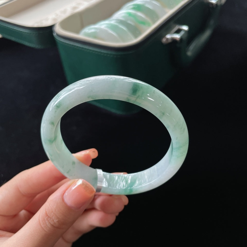 细糯种飘花正圈翡翠手镯（58mm）（yc019901）