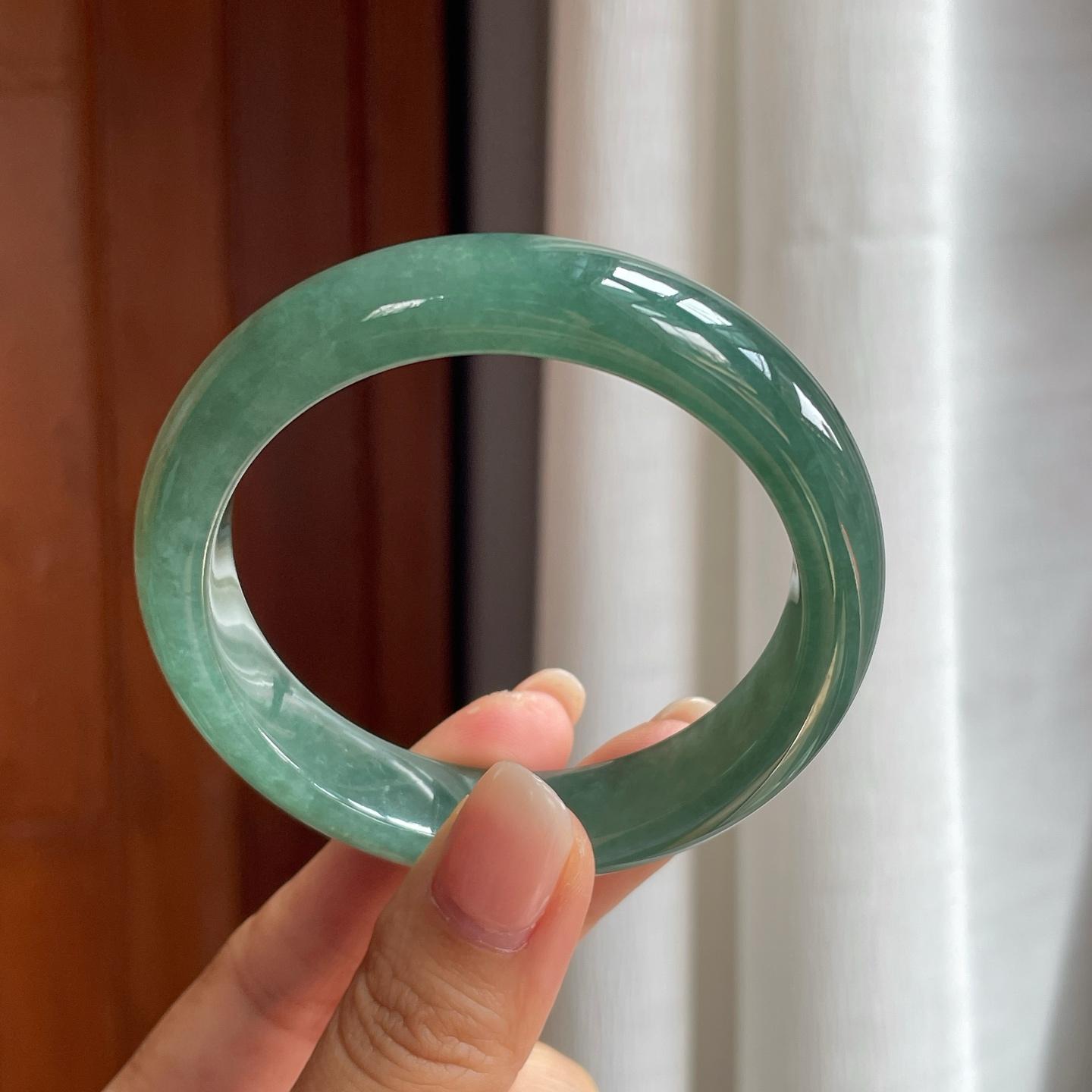 糯冰湖水绿翡翠平安镯（55.6mm）（yc400217）