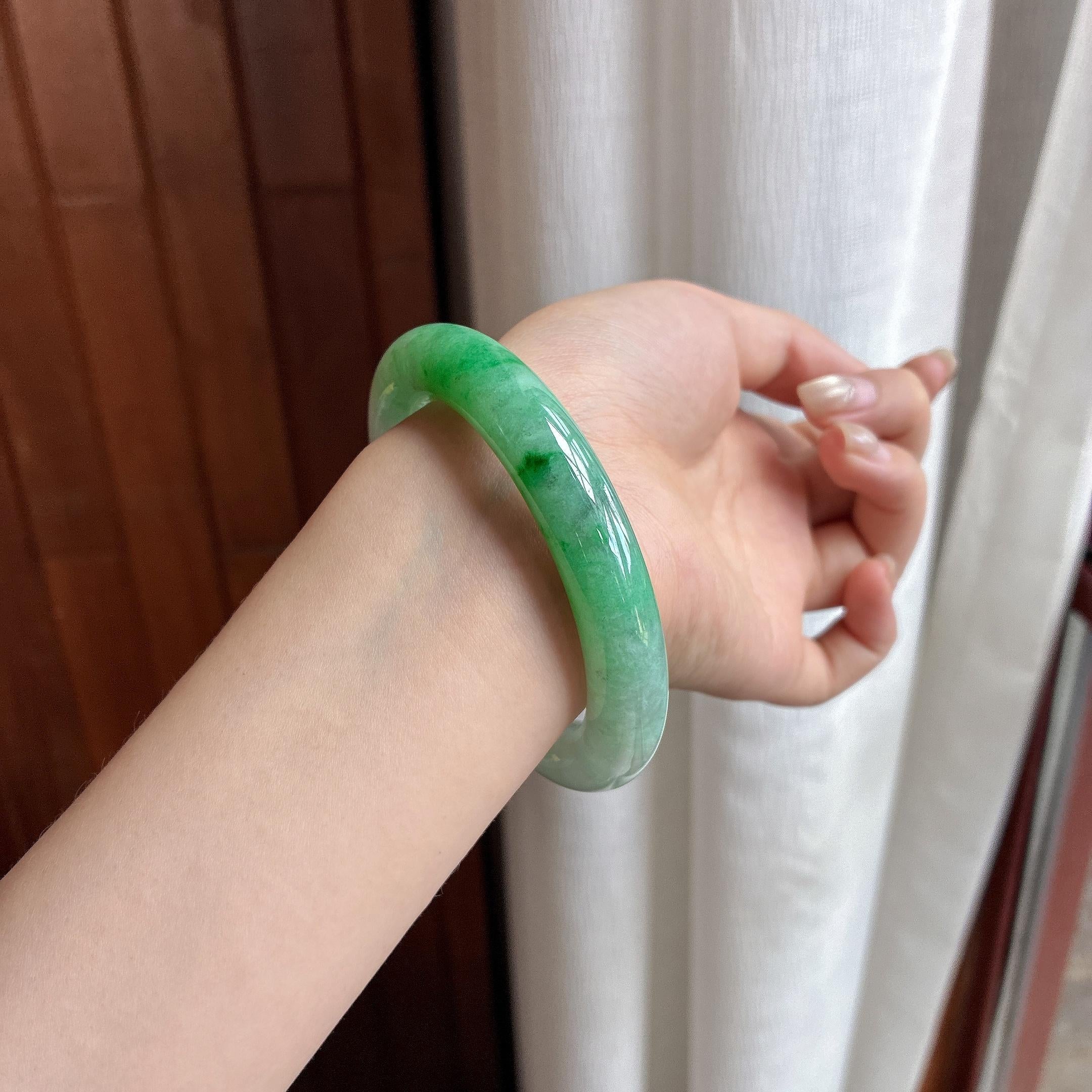 细糯种带色圆条手镯 57圈 天然缅甸A货翡翠（yc485339）
