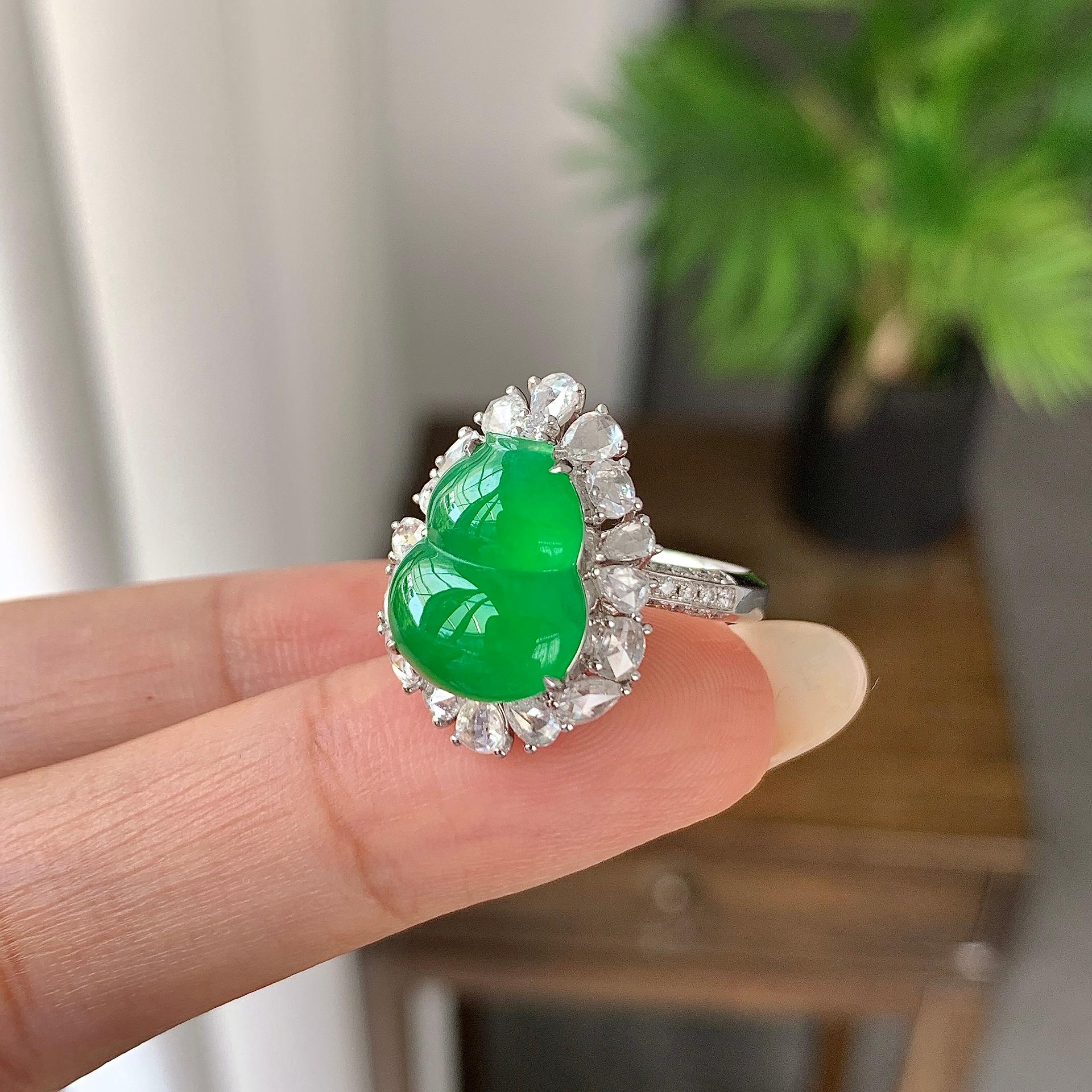 18k金钻镶冰种满绿葫芦戒指（yc255613）