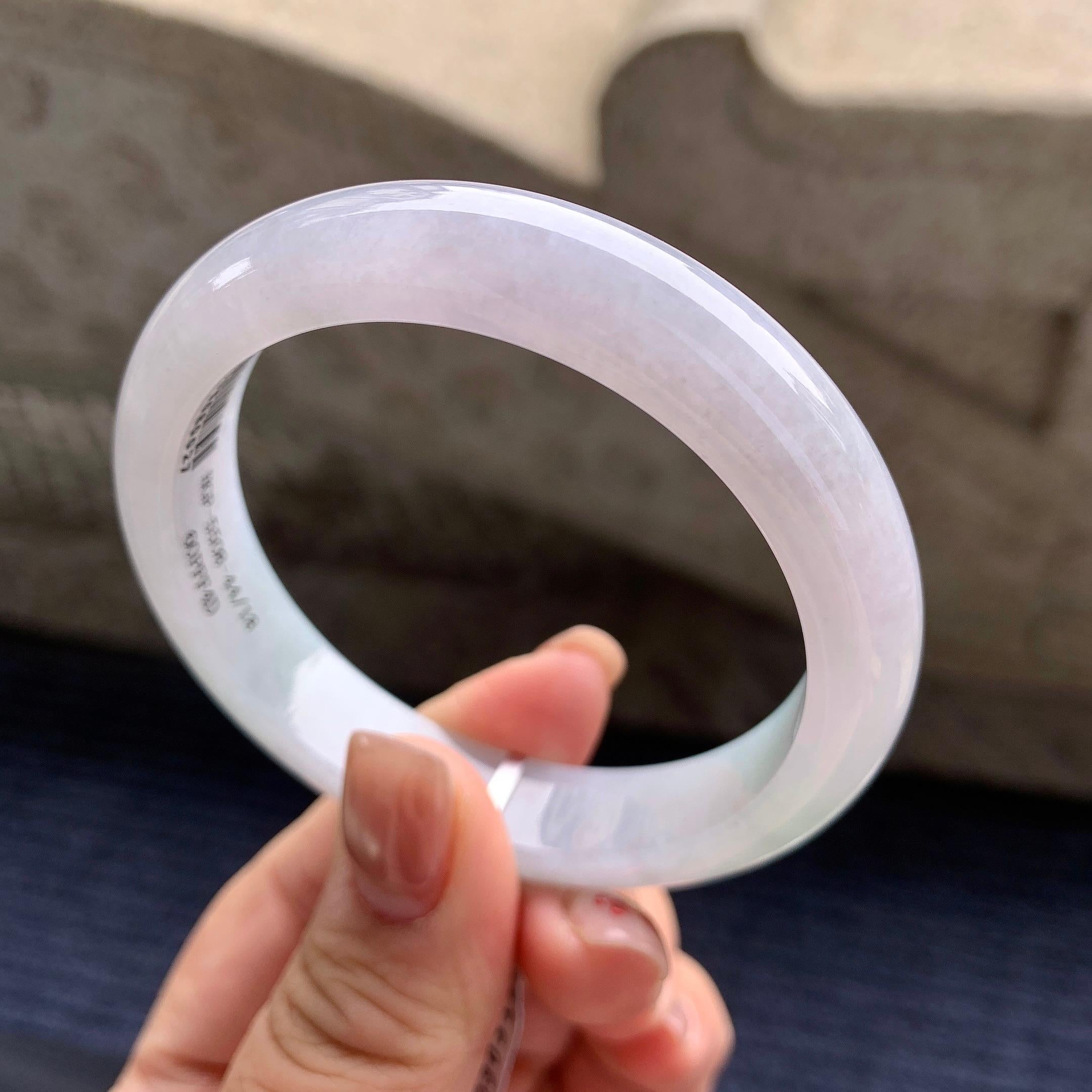 细糯种淡粉底正圈平安镯 55.6圈口 天然缅甸A货翡翠（yc346960）