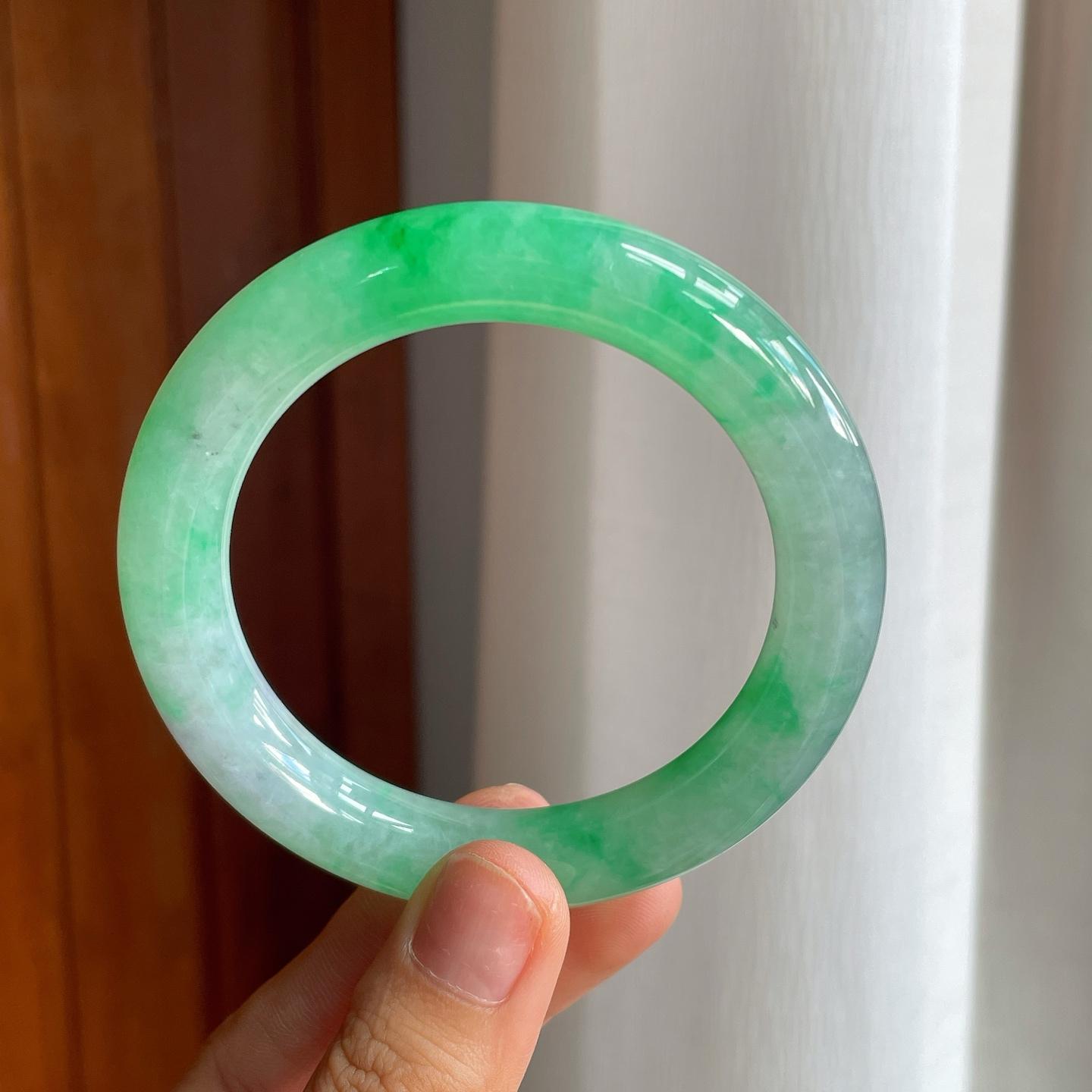 糯冰带色圆条翡翠手镯（56mm）（yc225099）
