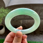 细糯种飘绿圆条手镯（55.7mm）（yc240755）