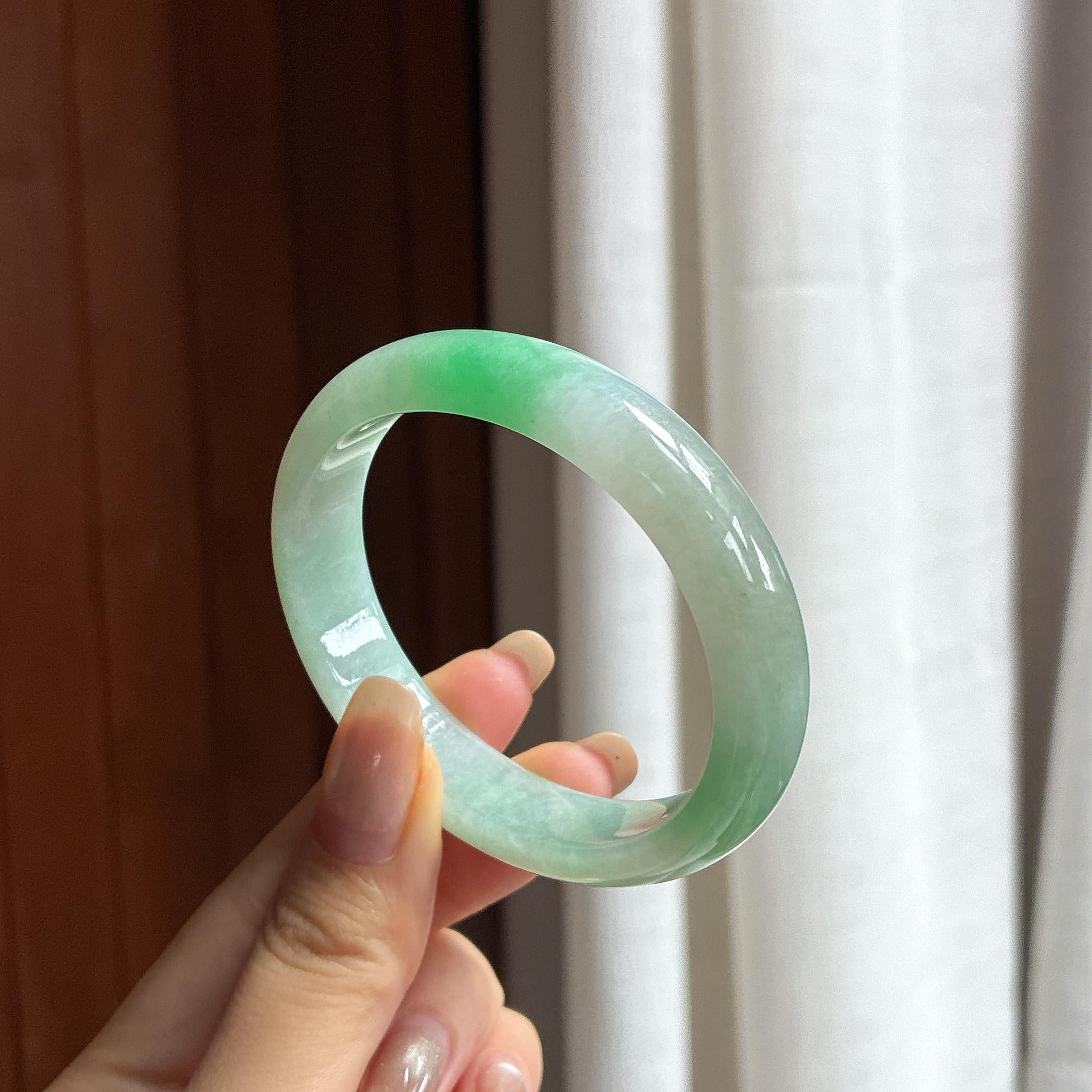 细糯种带色贵妃镯 54圈 天然缅甸A货翡翠（yc454402）